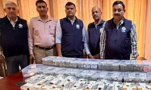 Lucknow रेड ARTO के घर से मिले संपत्ति के दस्तावेज और सोने का भंडार